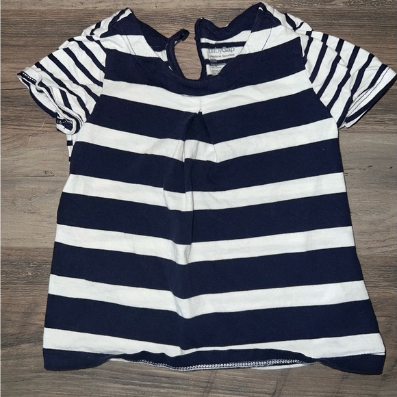 Baby Gap tops (3) - Picture 4 of 5